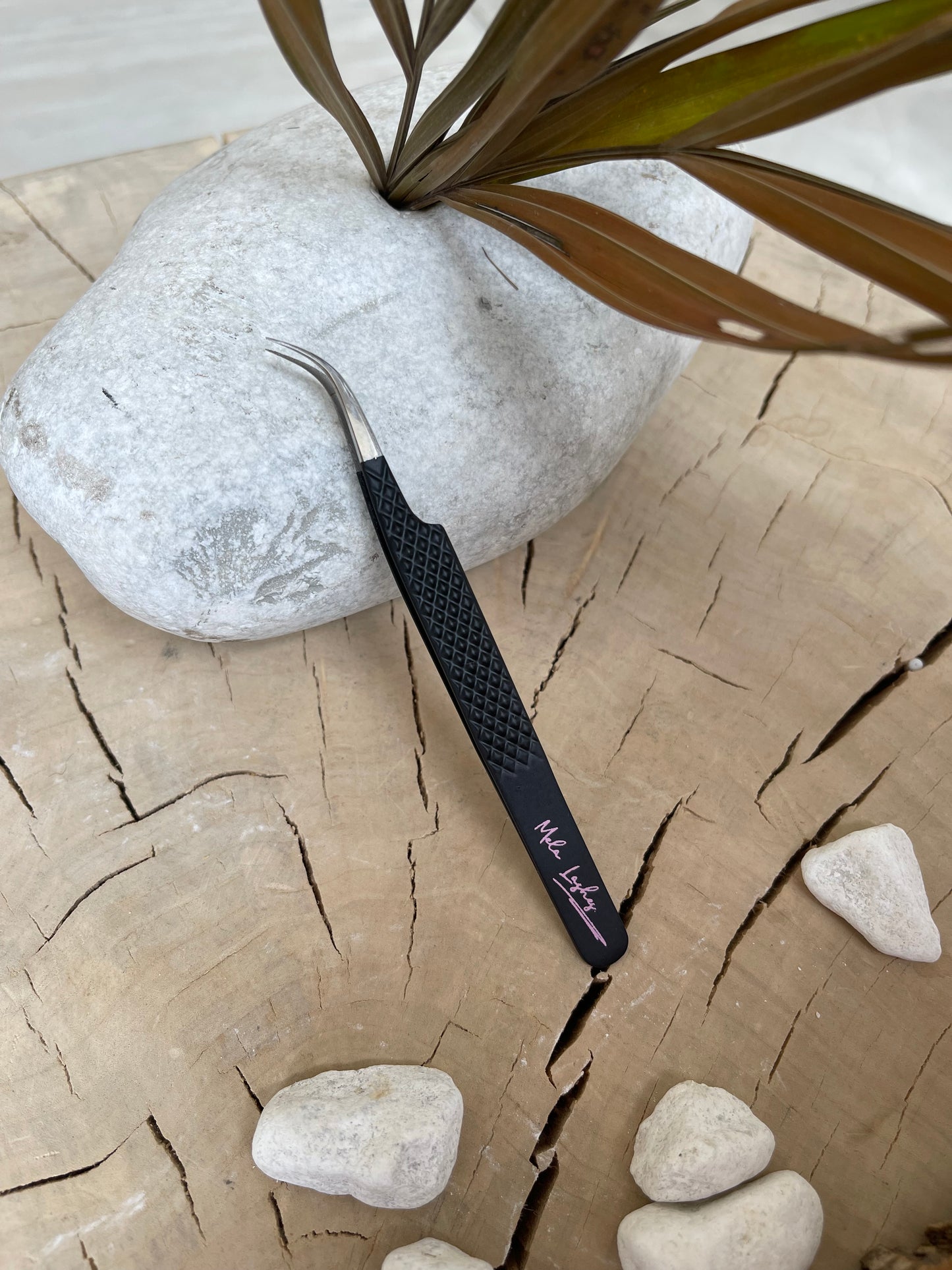 CURVED FIBRE TIP TWEEZER